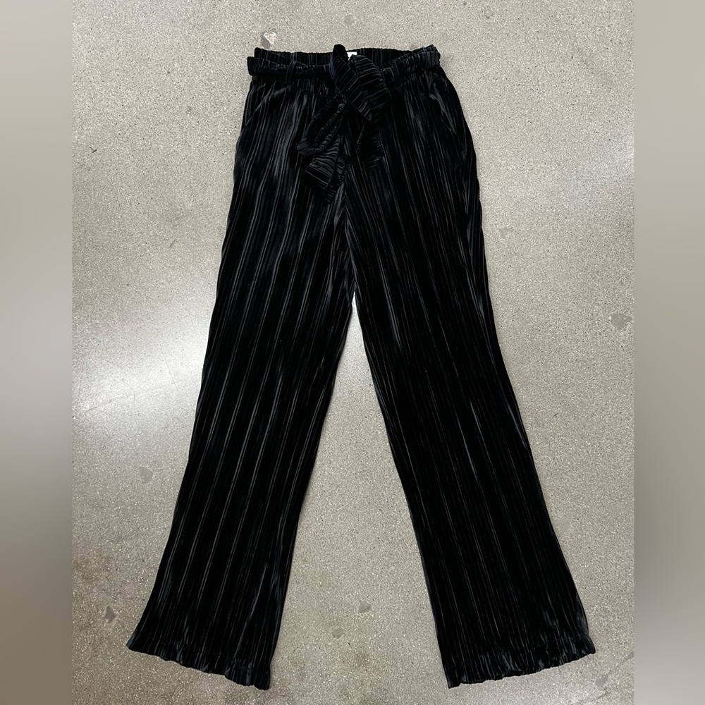 Superdown black velvet pants (small) $50
